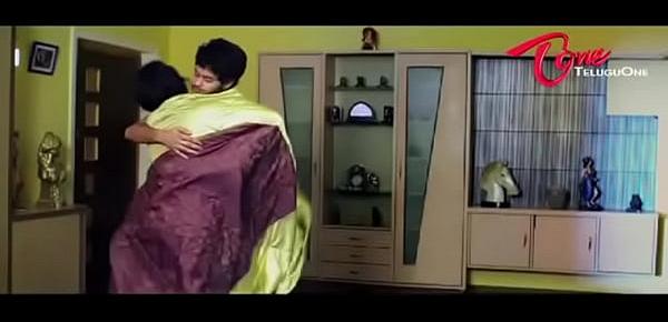 Amma-Nanna-Oorelithe-Movie-Promo-Song-Gundello-Siddharth-Varma-Shilpasri